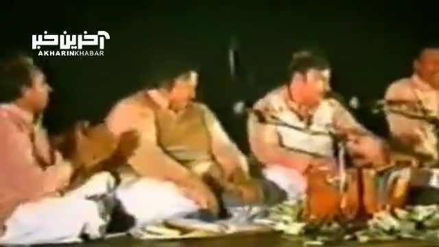 آخرین خبر | اجرایی از  استاد نصرت فاتح علی خان استاد بلامنازع موسیقی قوالی