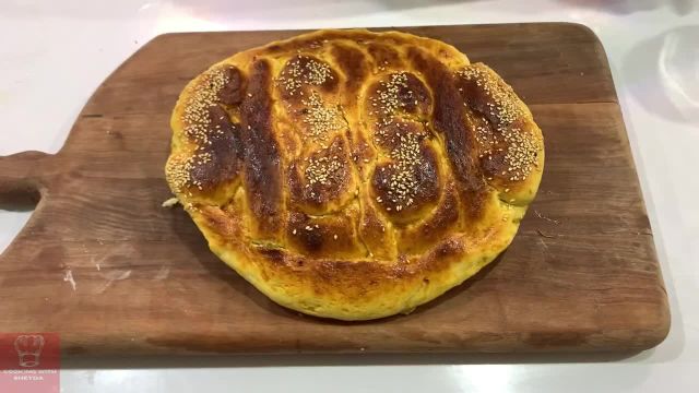 طرز تهیه نان کُماج خوشمزه و خوش بافت به روش محلی تبریزی