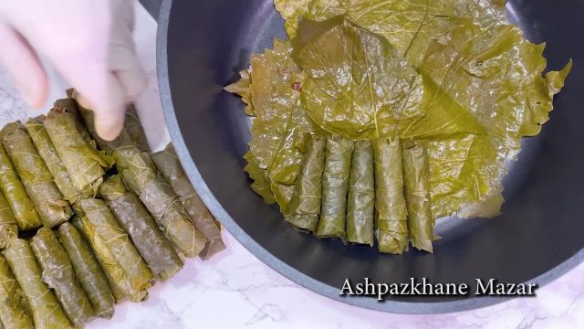 طرز تهیه دلمه برگ تاک انگور افغانی بسیار خوشمزه و خوش خوراک