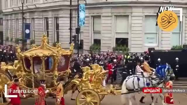 رم کردن یک اسب پشت کالسکه پادشاه انگلیس | ویدیو