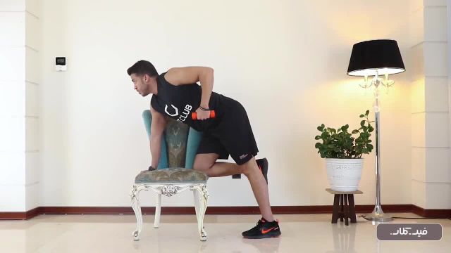 پشت بازو دمبل تک خم کیک بک روی صندلی | آموزش اجرای صحیح حرکت