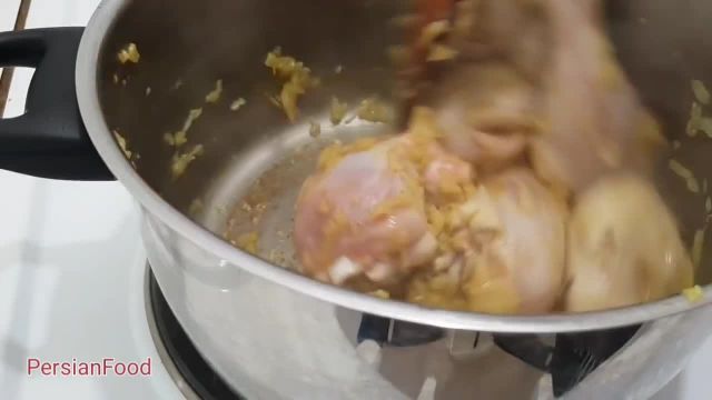 طرز تهیه زرشک پلو با مرغ به روش نذری به روش رستورانی
