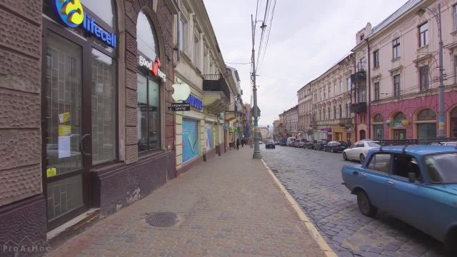 تور پیاده روی در امتداد خیابان های چرنیوتسی، اوکراین فوق العاده لذت بخش