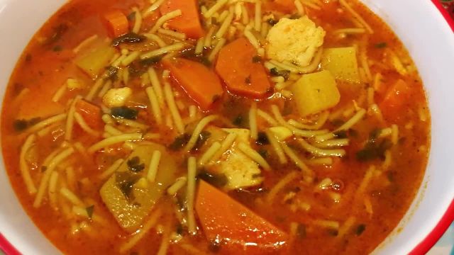 طرزتهیه سوپ ورمیشل«رشته فرنگی»خوشمزه،سریع وآسان باآشپزخانه فریبا  How to make chicken noodle soup