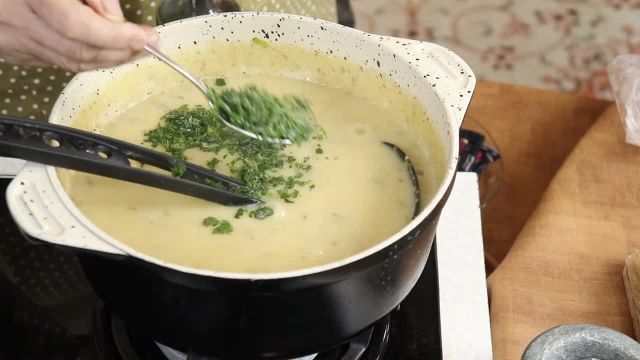 طرز تهیه سوپ تره فرنگی خوشمزه و مقوی