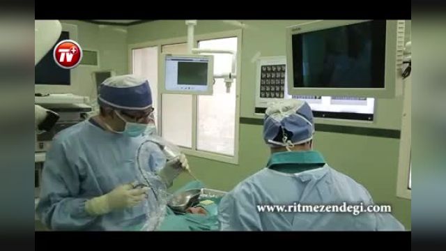 ویدئویی از عمل جراحی سنگین سینوزیت در اتاق عمل | اگر دلش را ندارید نبینید!