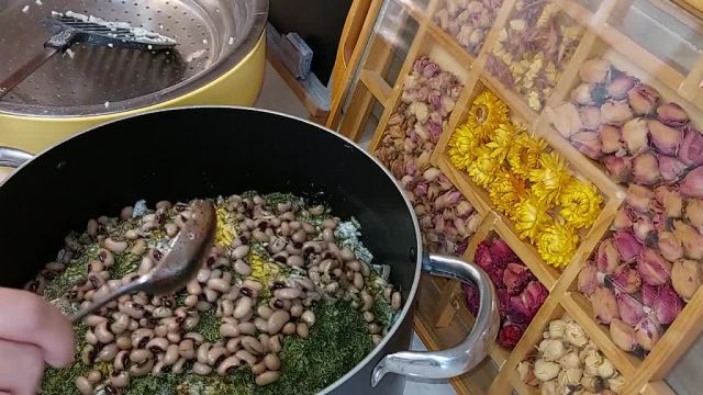 طرز تهیه لوبیا چشم بلبلی پلو خوشمزه و بی نظیر به روش شیرازی