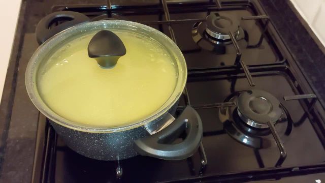 طرز تهیه سوپ تره فرنگی غلیظ و خوشمزه مخصوص فصل سرد برای سرماخوردگی