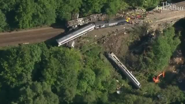 خروج قطار مسافربری از ریل در اسکاتلند 3 کشته بر جا گذاشت