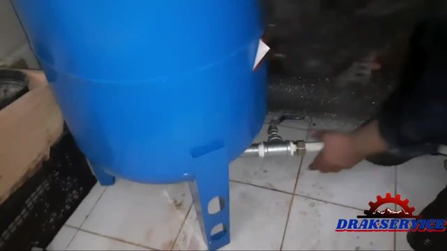 تعویض تیوپ مخزن تحت فشار سیستم پمپاژ آب (آشنایی با تمام نکات مهم)