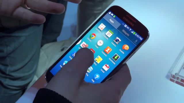 آنباکس و بررسی Samsung Galaxy S4 Hands-on & Overview