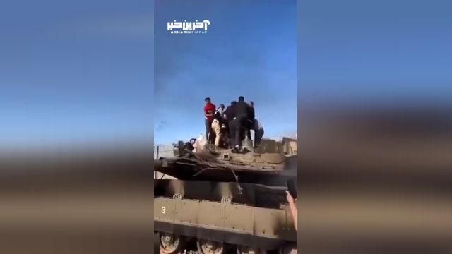 لحظه انهدام و بیرون کشیدن نیروی اسرائیلی از داخل تانک