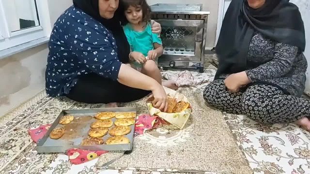 طرز تهیه شیرینی نان چایی قزوینی ترد و خوشمزه مخصوص عید نوروز