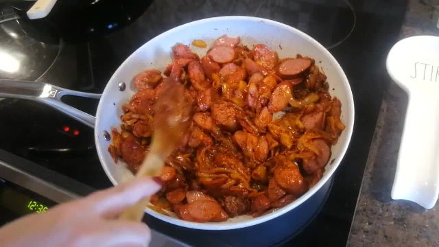 طرز تهیه سوسیس بندری خوشمزه و اصیل به روش ساندویچی ها