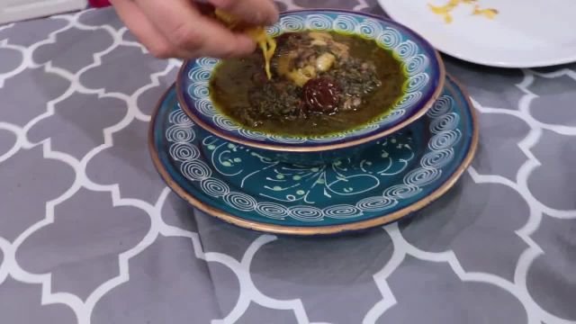 طرز تهیه خورشت آلو اسفناج سنتی و خوشمزه به سبک ایرانی اصیل