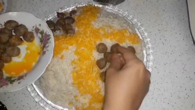 طرز تهیه پلو زرشک با کوفته قلقلی غذای خوشمزه و مجلسی ایرانی