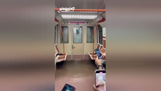 تصاویر هولناک از جاری شدن سیل به داخل قطارهای مترو در مادرید