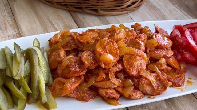 طرز تهیه ساندویچ سوسیس بندری خوشمزه و نوستالژی