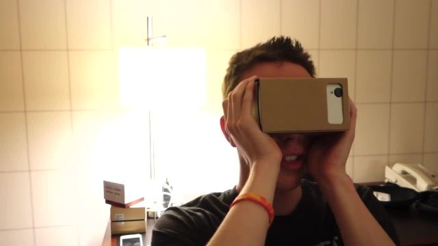 آنباکس و بررسی $15 DIY Virtual Reality Headset!