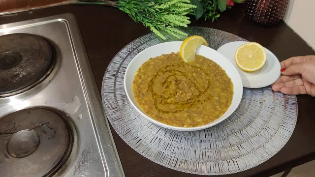 طرز تهیه عدسی خوشمزه و لعابدار با پیاز و سیب زمینی به سبک سنتی ایرانی