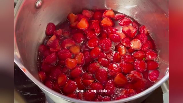 آموزش مربای توت فرنگی خانگی با عطر، طعم و قوام عالی