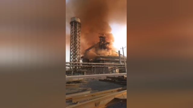 ویدئویی از حجم گرد و غبار و آلودگی کارخانه ذوب‌ آهن اصفهان