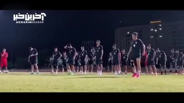 انتشار برای نخستین‌بار؛ اهدای پیراهن تیم ملی فوتبال نوجوانان به رهبر انقلاب