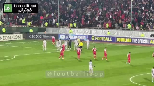 پرتاب اشیا به زمین بازی توسط هواداران پرسپولیس بعد از گل دوم الدحیل‌