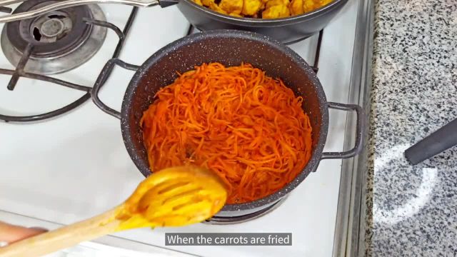 طرز پخت هویج پلو با مرغ تکه ای غذای خوشمزه و مجلسی ایرانی با طعمی بی نظیر