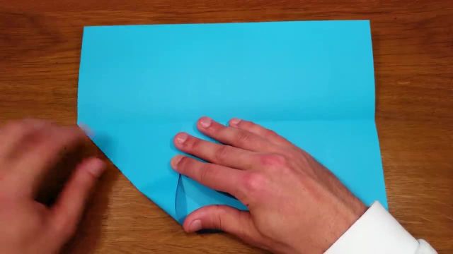 یاد بگیرید چگونه هواپیمای کاغذی بی نظیر بسازید