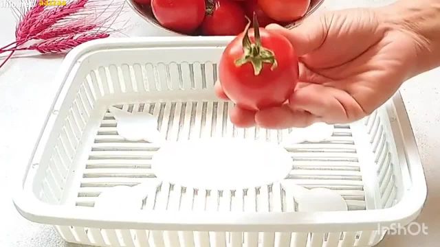 ترفندهای خانه داری برای نگهداری گوجه خیار