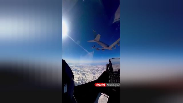 سوخت‌گیری جنگنده «F-16C» در دل آسمان از تانکر Kc-135