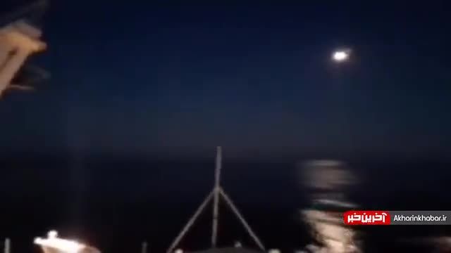 لحظه رویایی مشاهده همزمان روز و شب در آلاسکا | ویدیو