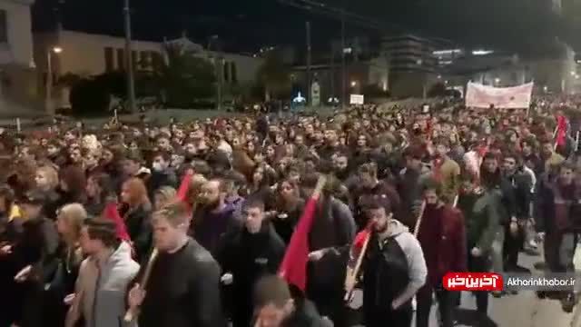 ادامه اعتراضات در شهرهای یونان به علت تصادف دو قطار با 57 کشته | ویدیو