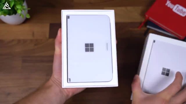 آنباکس و بررسی Microsoft Surface Duo
