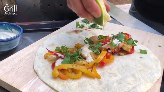 طرز تهیه فاهیتای میگو با سبزیجات به روش اصیل مکزیکی