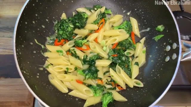 طرز تهیه پاستا سبز خوشمزه و گیاهی مخصوص گیاهخواران