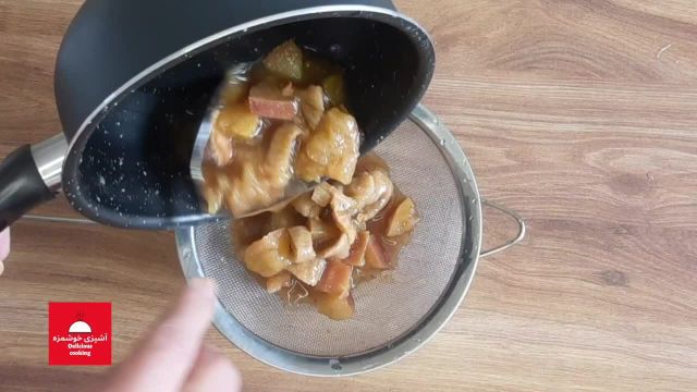 طرز تهیه یک دسر رژیمی خوشمزه با سیب، عسل و انجیر