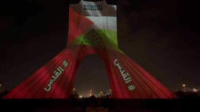 برج آزادی به رنگ پرچم فلسطین در آمد
