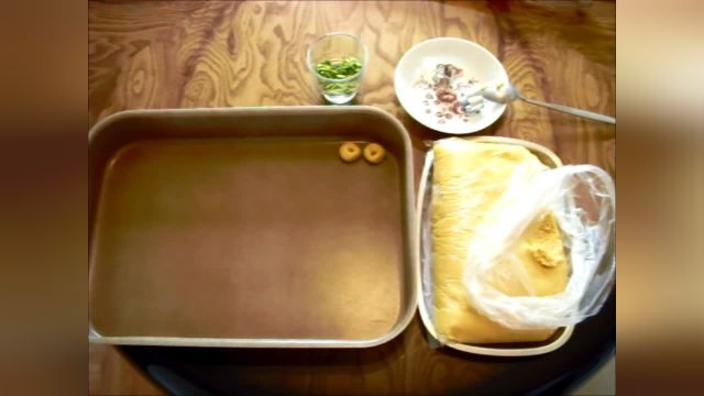 طرز پخت شیرینی نخودچی قزوینی ترد و خوشمزه با دستور ساده و آسان