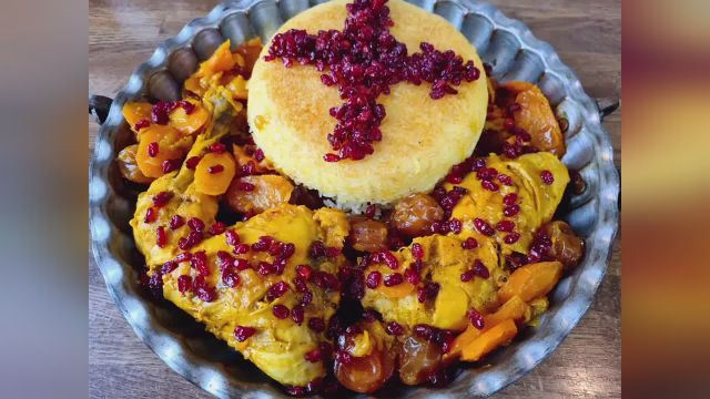 طرز تهیه زرشک پلو با مرغ خوشمزه و مجلسی غذای اصیل ایرانی