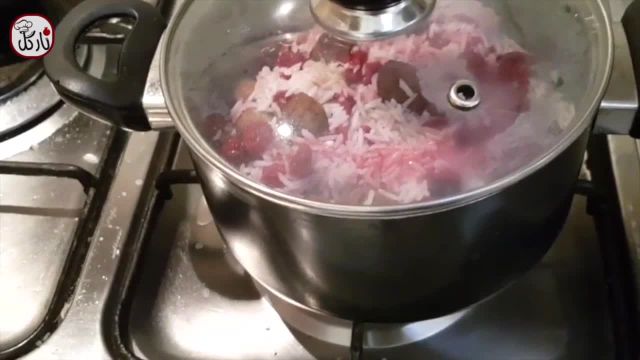 طرز تهیه آلبالو پلو خوشمزه و مجلسی با گوشت قلقلی غذای اصیل ایرانی