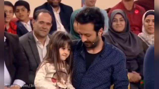 حضور مرحوم حسام محمودی به همراه دخترش در خندوانه | ویدیو