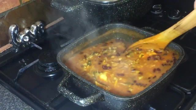 طرز پخت سوپ ورمیشل با زرشک خوشمزه و جاافتاده به روش خانگي