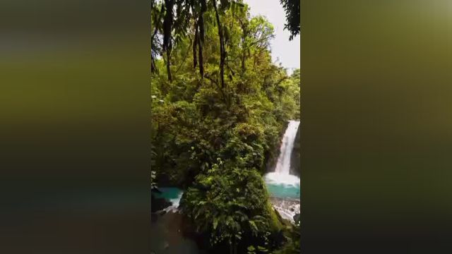 کلیپ آبشار زیبا در جنگل بارانی کاتاراتا همراه با موسیقی