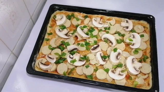 طرز تهیه پیتزا مخلوط خانگی در فر با خمیر هزار کاره