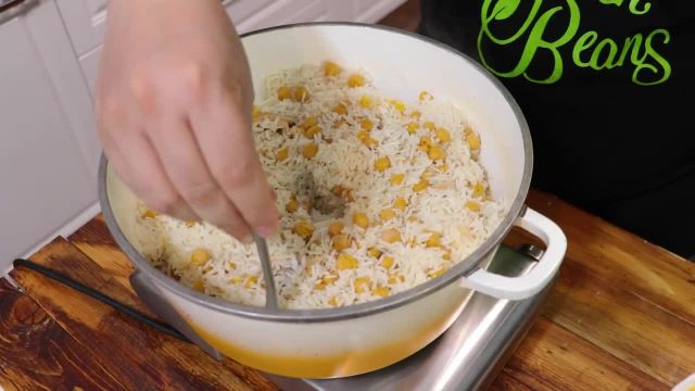 طرز پخت نخود پلو با مرغ چال برنجی خوشمزه و عالی به سبک تركيه اى