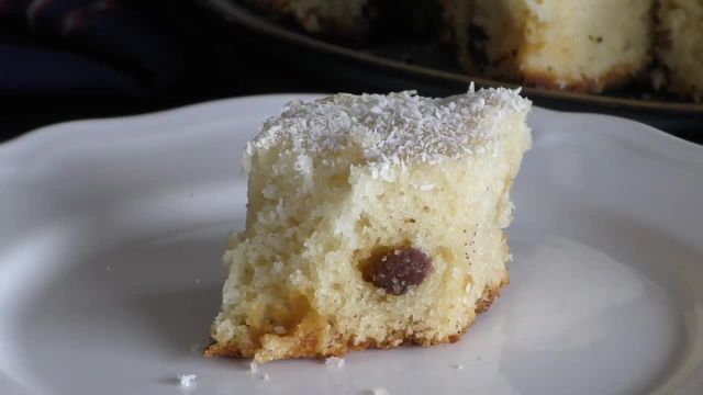 طرز تهیه کیک کشمشی بدون فر خوشمزه و اسفنجی به روش افغانی