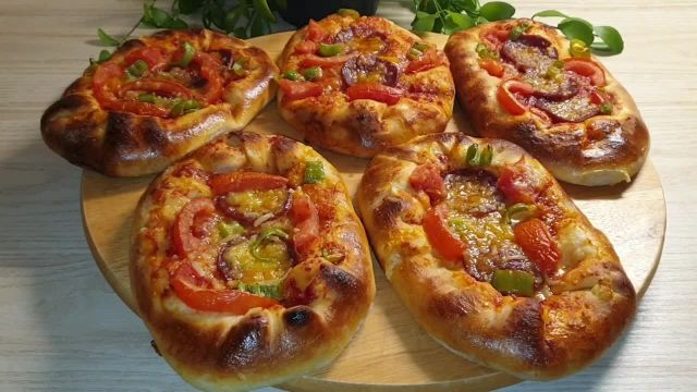 طرز تهیه مینی پیتزا به روش خانگی در فر