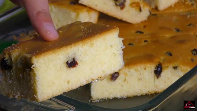 طرز پخت کیک نرم و خوشمزه کشمشی با دستور افغانی